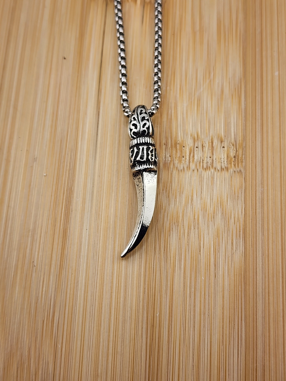 23in Men's Silver-Tone Horn Pendant Necklace - Sleek Tribal Style 0604